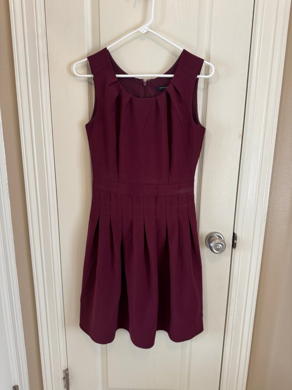 Banana Republic Burgundy Pleated Fit & Flare Dress Size 2